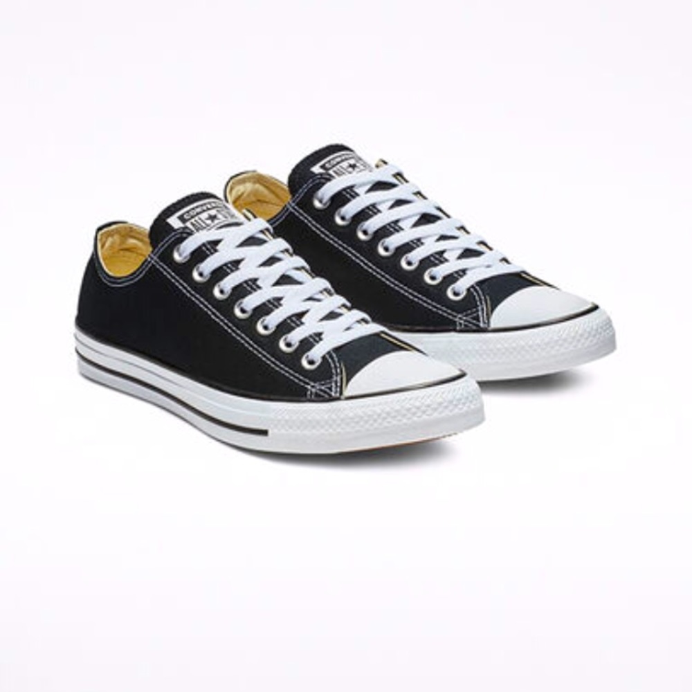 NWOT Converse Chuck Taylor All Star Low Rise Shoes